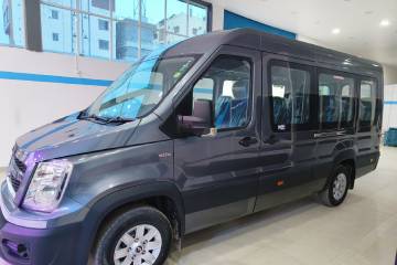 Force Urbania 12 Seater