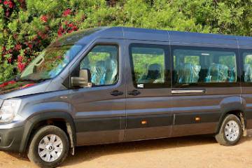 Force Urbania 17 Seater